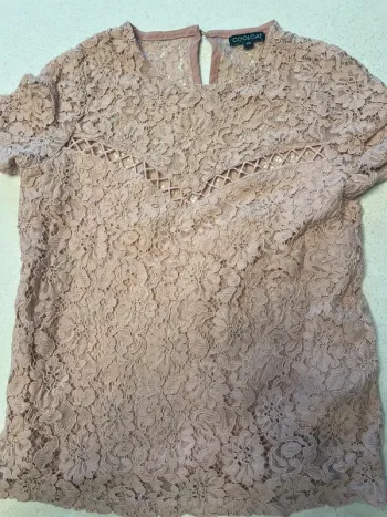 Haut à dentelle cool cat