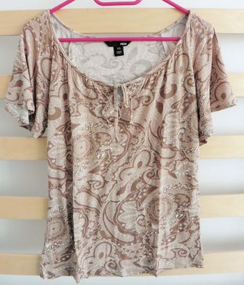 T-shirt marron motif fleuri. H&M. Taille 36 / 38