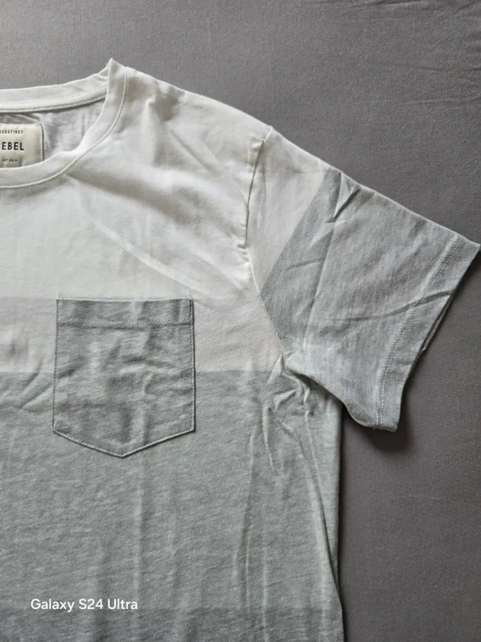 T-shirt Rebel à poche – dégradé gris/blanc – style casual