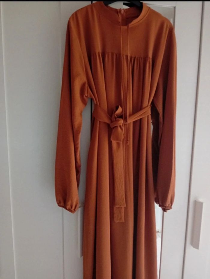 Très belle robe longue t.38 Modanisa 🍂🌼 - photo numéro 2