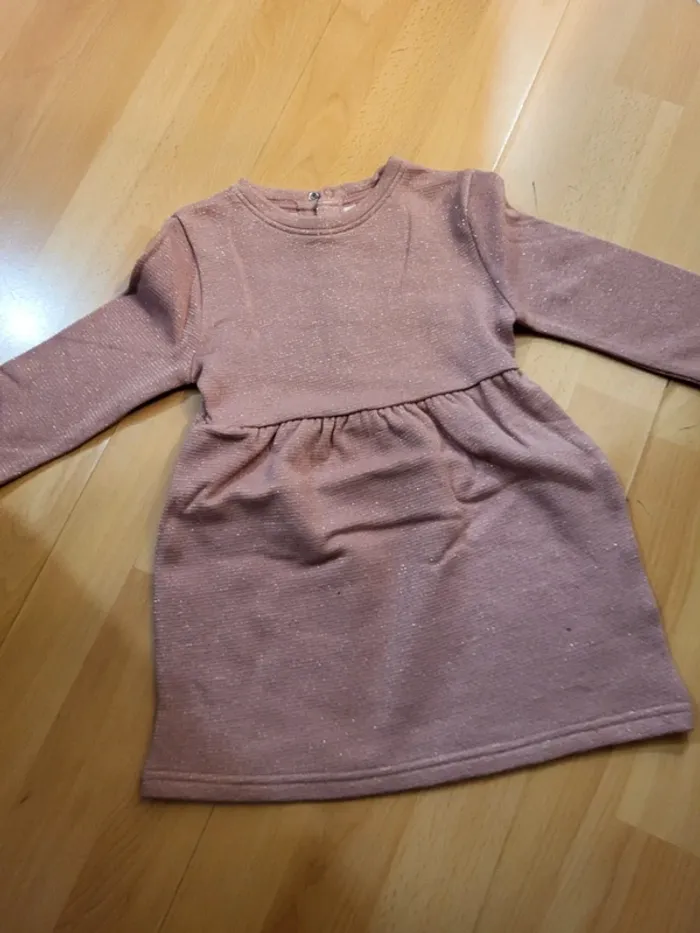 Robe fille 24 mois neuve rose à paillettes