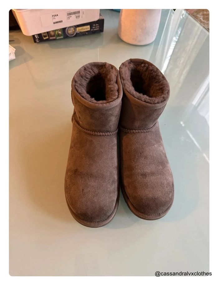Bottes Ugg Mini courtes grises - photo numéro 2