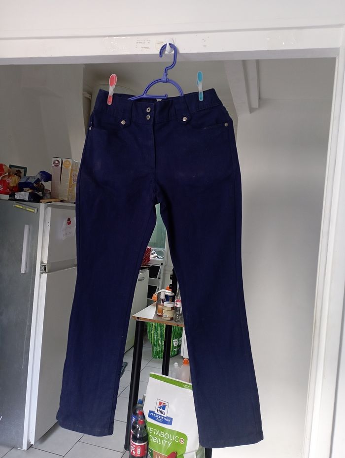 Pantalon de femme taille 38 de marque blanche porte