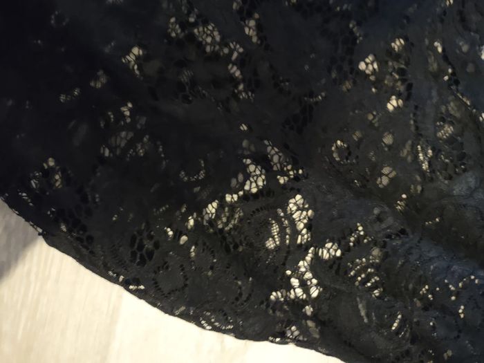 Haut manches longues en dentelle noire neuf - photo numéro 2