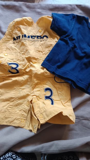 Salopette orchestra et tee shirt