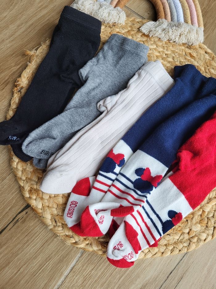 🧸Lot de 5 paires de collants taille 14 (marque inconnue)et 15/16 pour les deux Disney - photo numéro 2
