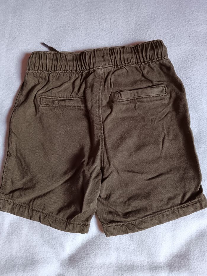 Short kaki 4 ans - photo numéro 2