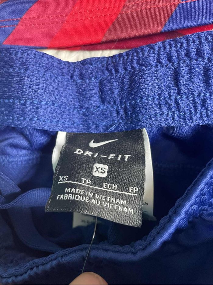 Ensemble Jogging et t-shirt Nike taille XS - photo numéro 9