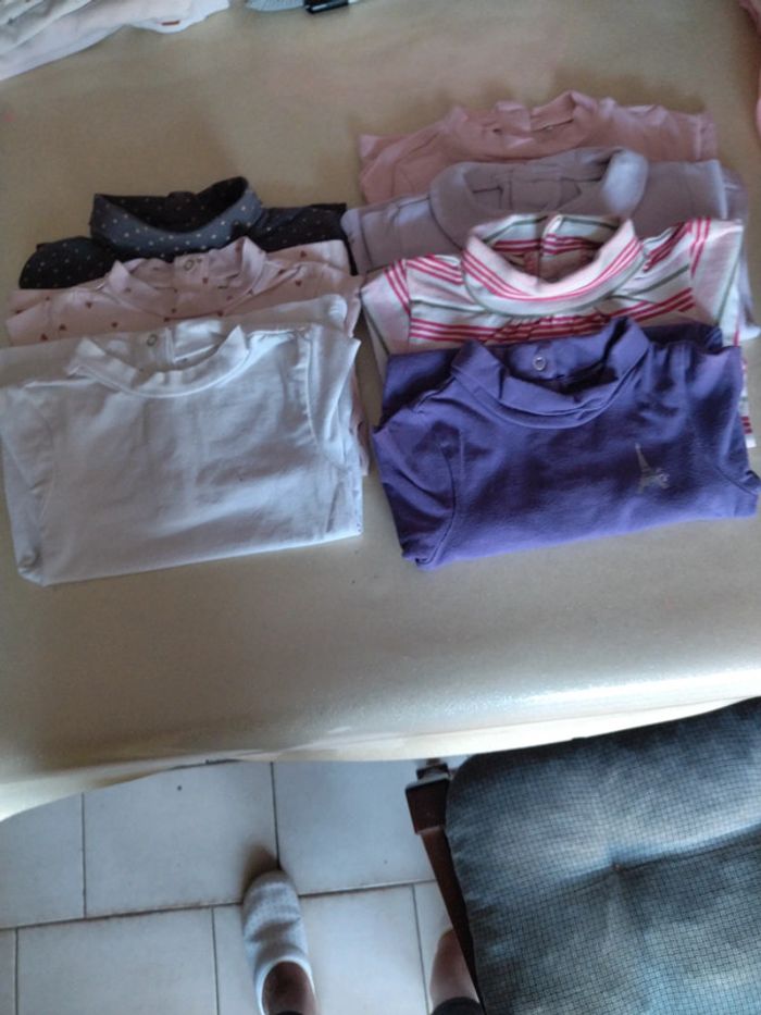 6 tee shirts manches longues col roulé et 1 body manches longues col roulé