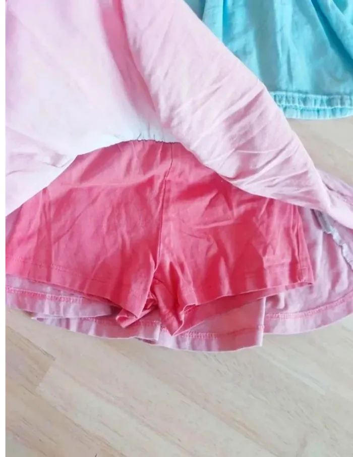 Lot de  2  jupes  18 mois - photo numéro 2
