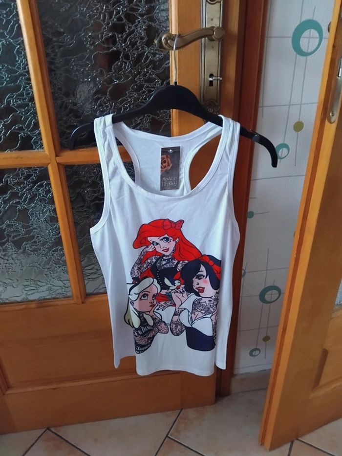 Débardeur dos nageur princesses Disney tatouées