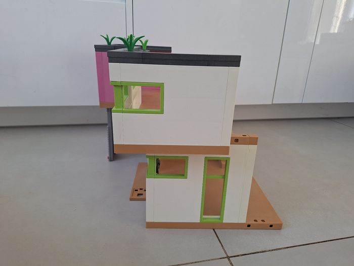 Maison moderne playmobil avec piscine et voiture - photo numéro 10