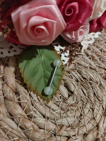 🪴Piercing langue turquoise et blanc🪴