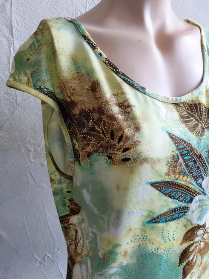 T-shirt à motif floral coloré Taille L - photo numéro 4