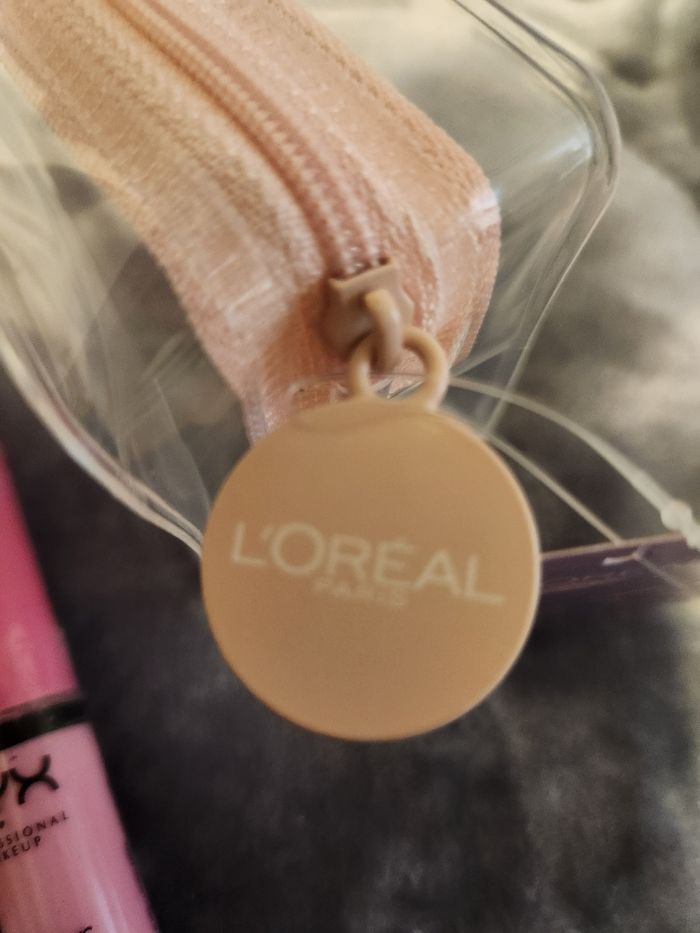 Lot gloss neuf nyx & trousse l’oreal - photo numéro 2