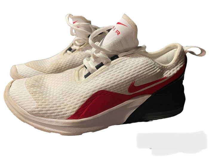 Baskets. Nike air taille 36,5