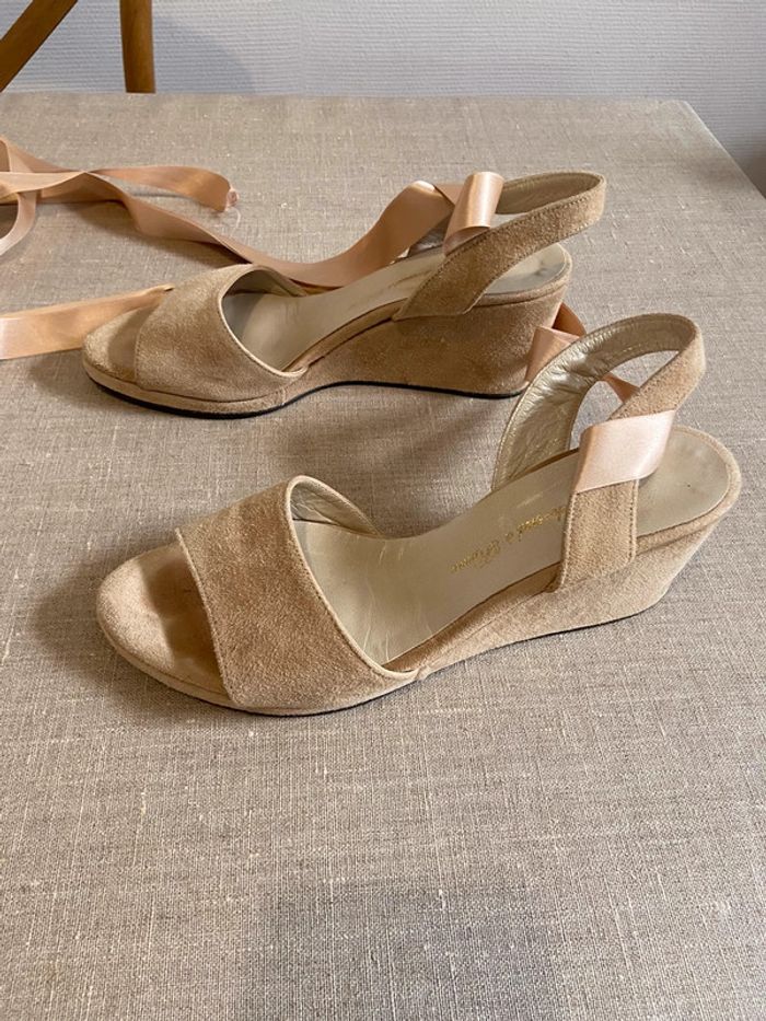 Sandales en daim beiges avec rubans à lacer taille 40 - photo numéro 13