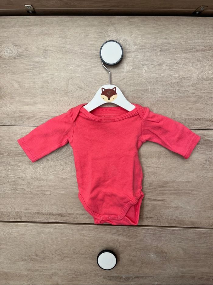 Lot de 5 bodies bébé – Taille 1 mois – En très bon état - photo numéro 4