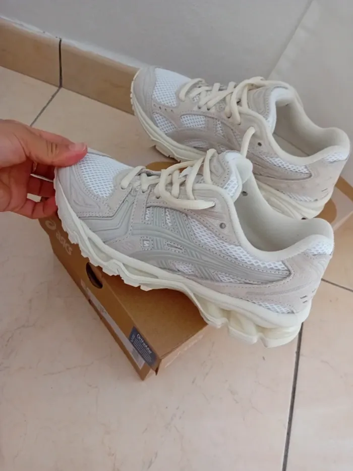 Asics gel kayano 14 neuves 🌼💛 - photo numéro 2
