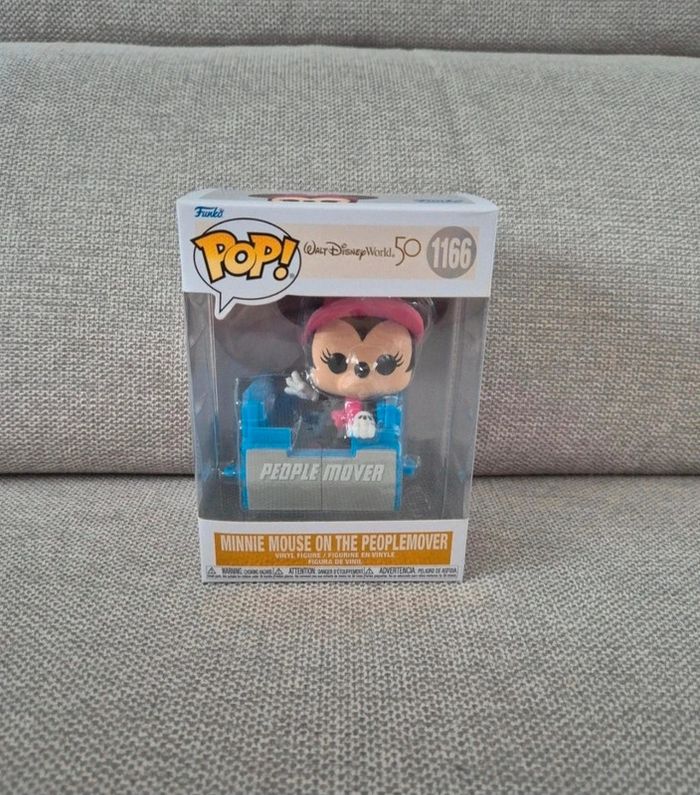 Figurine POP Minnie mouse on the peoplemover 1166