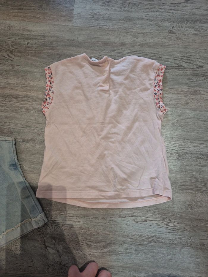 Salopette short destroy et tee shirt à fleurs - photo numéro 5