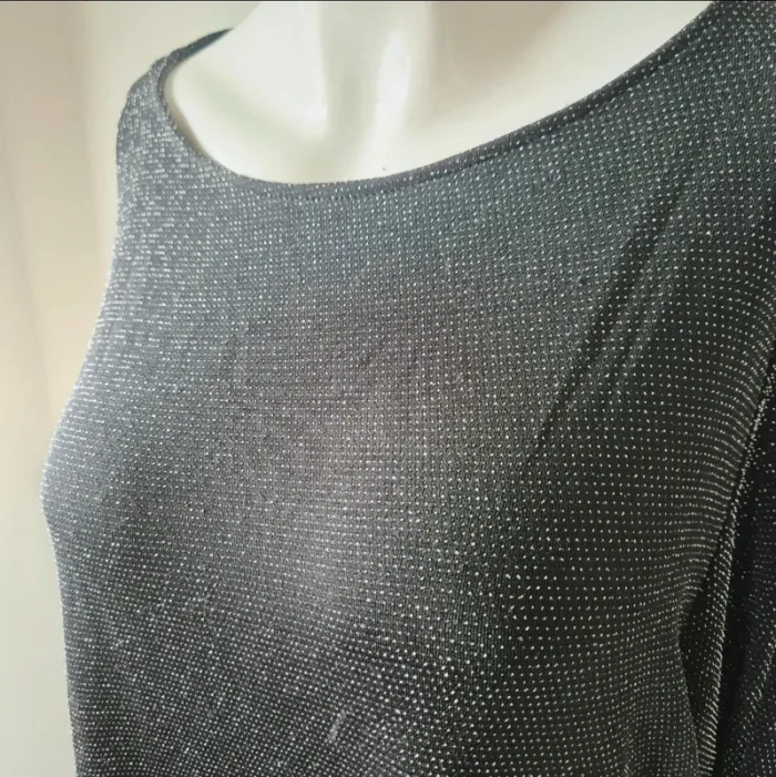 Superbe Tee-shirt ouvert sur les épaules M - photo numéro 2