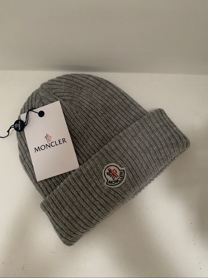 Bonnet Moncler Gris