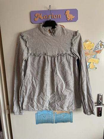 Blouse grise à manches longues, taille Xs, marque Bizzbee.