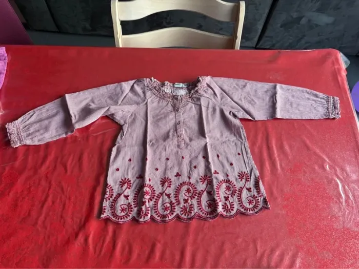 Lot 2 hauts manches longues 5 ans - photo numéro 2