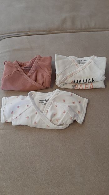 2 bonnes courtes manches et 2 longues manches