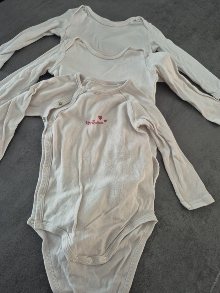 3 bodies 12mois