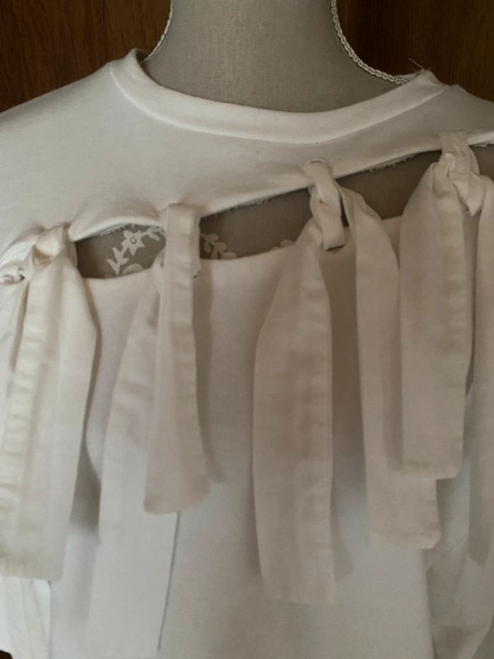 Sweat Blanc habillé avec liens sur la poitrine Mango taille 36 - photo numéro 2