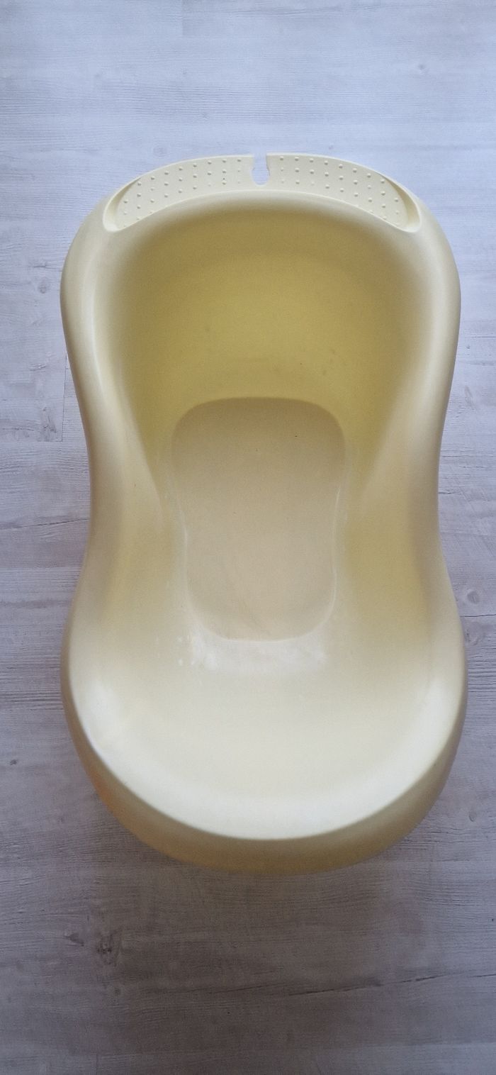 Baignoire bébé jaune