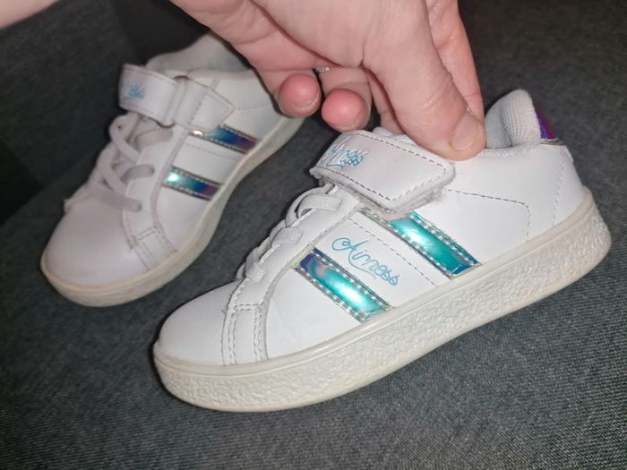 Basket airness à scratchs taille 25 - photo numéro 2
