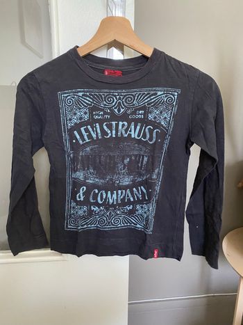 Levis t8 ans