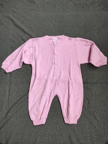 Pyjama rose avec motifs étoiles