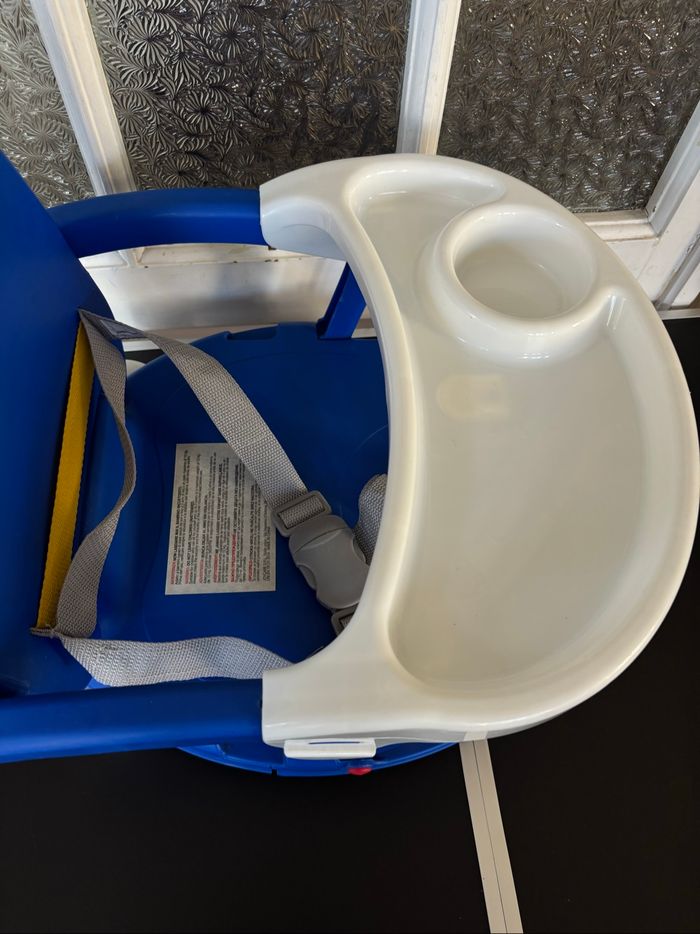 Rehausseur de chaise JOYCARE bleu avec plateau et harnais - photo numéro 3