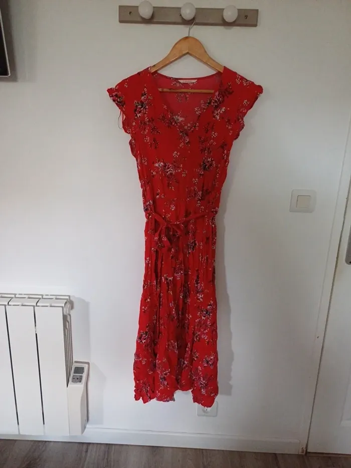 Robe rouge longueur mi mollets