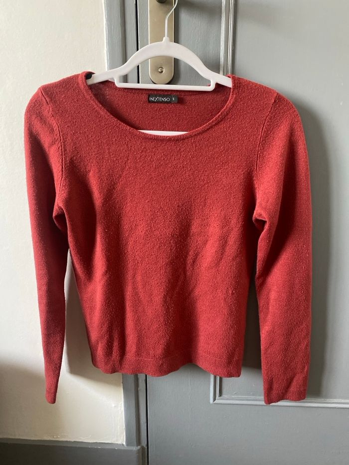 Pull rouge à manches longues