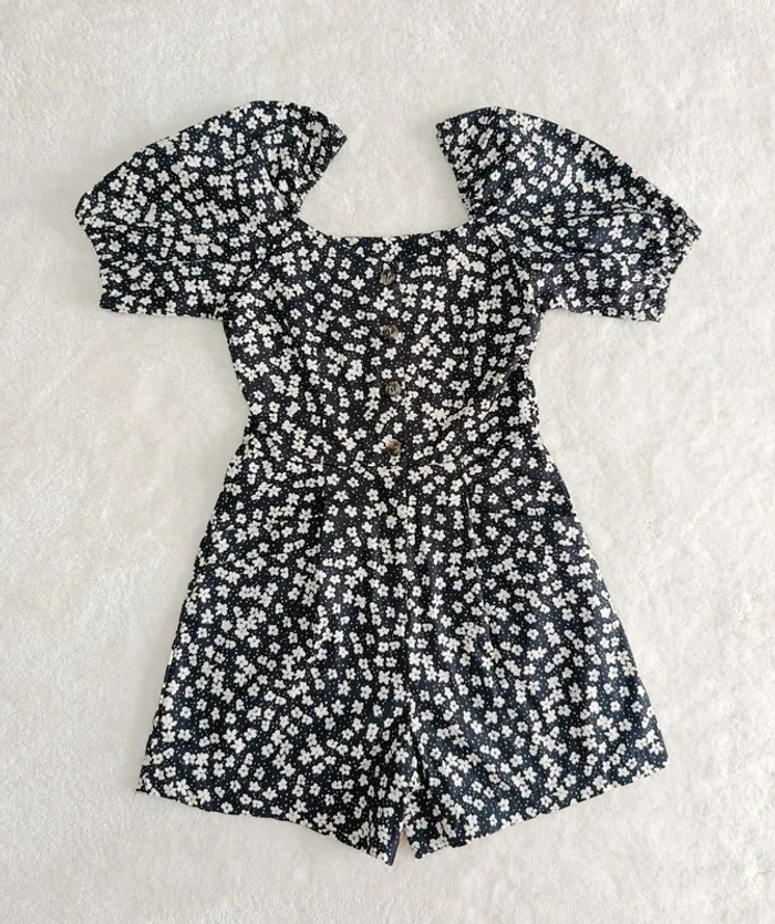 Combishort H&M 36 noir fleuri blanche manches courtes bouffantes - photo numéro 5