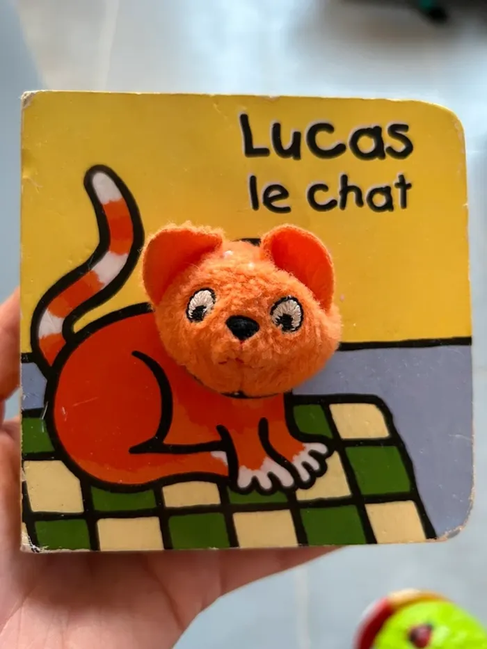 Livre marionnette Lucas le chat