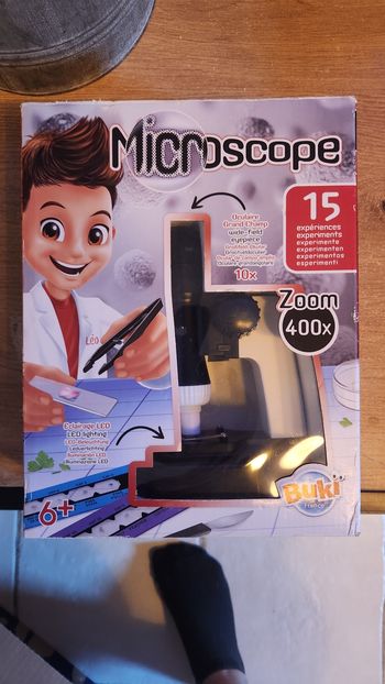 Microscope