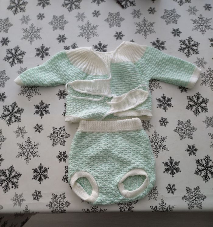 Ensemble cardigan et short pour bébé 3 mois vert menthe et blanc - photo numéro 1