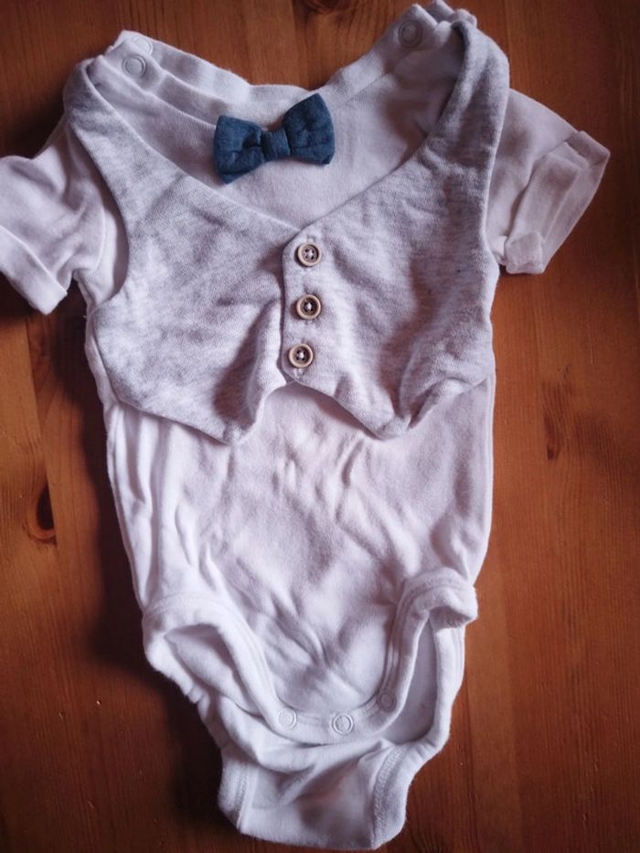 Body noeud papillon taille 1 mois
