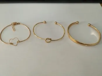 Lot de 3 bracelets jonc dorés fantaisies neufs