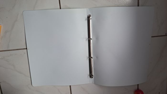 Classeur plastifié - photo numéro 2