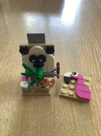 Chevalet lego et deux tableaux