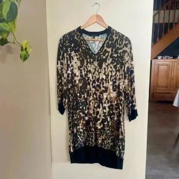 Robe tunique La Fée Maraboutée T40 imprimé léopard abstrait marron beige noir viscose col V V007