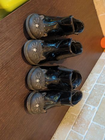 Deux paires bottines