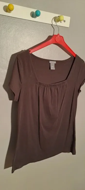 T Shirt femme marron manches courtes - Marque Ann Taylor - Taille 38 - Très bon état.
